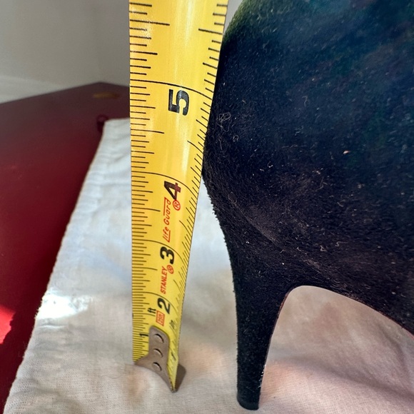 *Christian Louboutin Black Suede Pumps in Excellent Condition - Size 37.5 - Picture 12 of 12